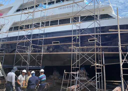 Bonita Yacht in Guayaquil Deck