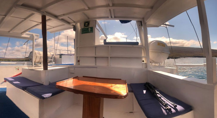 Galapagos economy class cruises - Al fresco